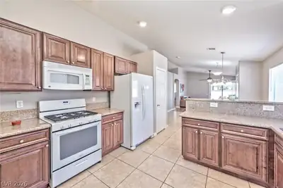 2146 Sunset Vista Avenue, Henderson, NV 89052 Kitchen