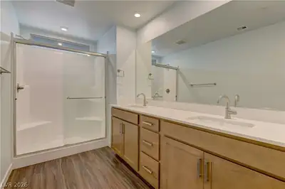 3212 Vittoria Avenue, Henderson, NV 89044 Primary Bathroom