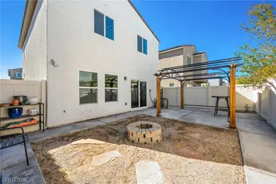 3682 Via Mariposa Avenue, Las Vegas, NV 89115 Yard