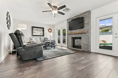 2714 Timber Crossing Court, Henderson, NV 89074 Living Room