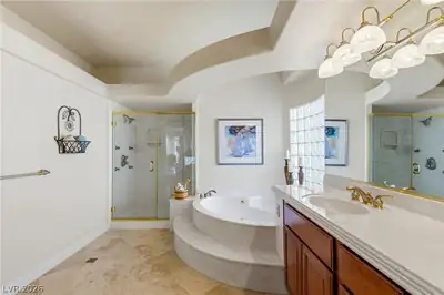 11198 Antonine Wall Court, Las Vegas, NV 89141 Primary Bathroom