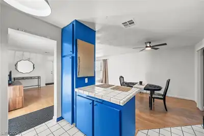 3320 Duece Street, Las Vegas, NV 89121 Kitchen