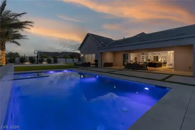 8860 Sweet Magnolia Court, Las Vegas, NV 89113 Pool