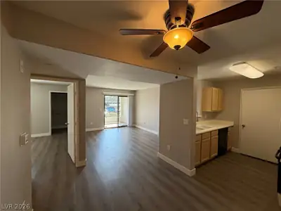950 Seven Hills Drive 111, Henderson, NV 89052 Kitchen