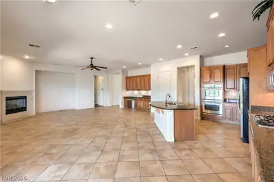 8655 KILLIANS GREENS Drive, Las Vegas, NV 89131 Kitchen