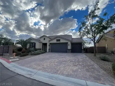 5601 Mackenzie Park Court, Las Vegas, NV 89130 Front of Structure