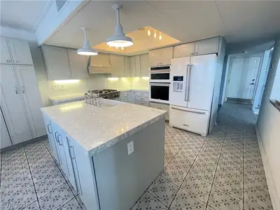 3080 Yankee Clipper Drive, Las Vegas, NV 89117 Kitchen