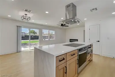909 Mezpah Street, Las Vegas, NV 89106 Kitchen