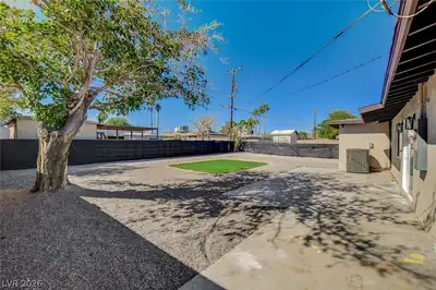 909 Mezpah Street, Las Vegas, NV 89106 Yard