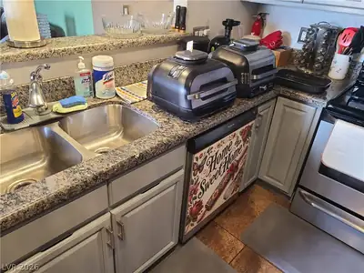 1575 East Warm Springs Road 1523, Henderson, NV 89014 Kitchen