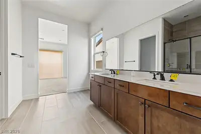 8968 Skye Canyon Ranch Street, Las Vegas, NV 89166 Primary Bathroom