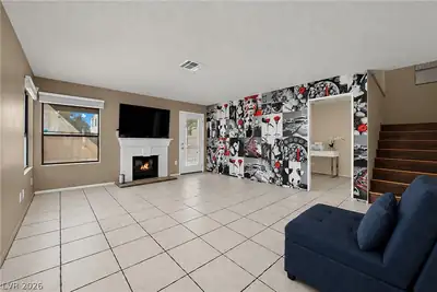 6633 Crosstimber Court, Las Vegas, NV 89108 Living Room