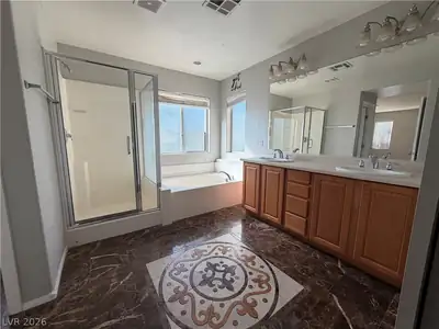 4825 Bride Street, North Las Vegas, NV 89081 Primary Bathroom
