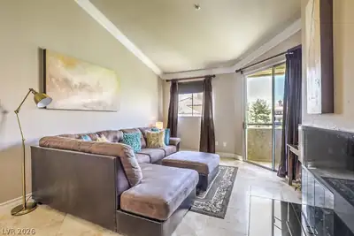 260 East Flamingo Road 435, Las Vegas, NV 89169 Living Room