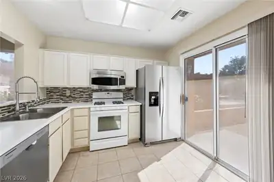 8540 Willowrich Drive, Las Vegas, NV 89134 Kitchen