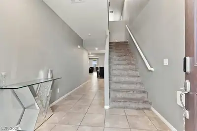 7653 Rosebark Cliffs Street, North Las Vegas, NV 89084 Entrance Foyer