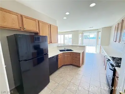 6405 Alderlyn Avenue, Las Vegas, NV 89122 Kitchen