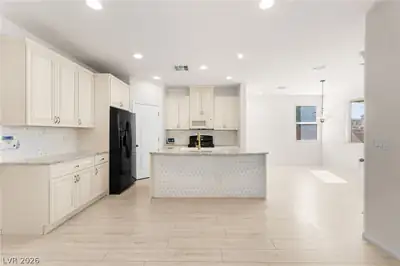 5485 Home Street, Las Vegas, NV 89122 Kitchen
