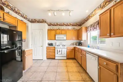 2904 Rippling Springs Street, Laughlin, NV 89029 Kitchen