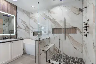 2405 West Serene Avenue 717, Las Vegas, NV 89123 Primary Bathroom