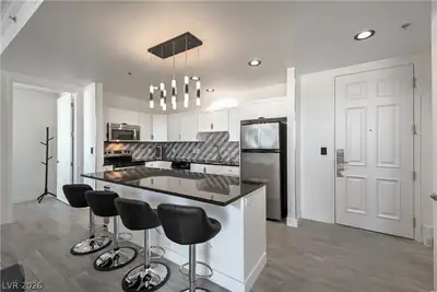 2405 West Serene Avenue 717, Las Vegas, NV 89123 Kitchen