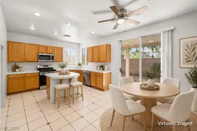 10929 Esta Ponia Court, Las Vegas, NV 89144 Kitchen