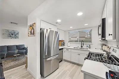 6464 Big Pine Way, Las Vegas, NV 89108 Kitchen