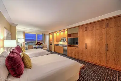 2000 Fashion Show Drive 2319, Las Vegas, NV 89109 Bedroom