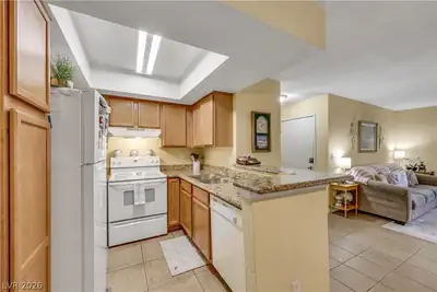 1455 East Katie Avenue L22, Las Vegas, NV 89119 Kitchen