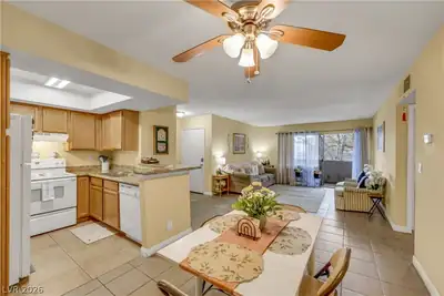1455 East Katie Avenue L22, Las Vegas, NV 89119 Dining Area