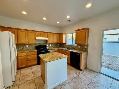 9360 Fitzwilliam Avenue, Las Vegas, NV 89178 Kitchen