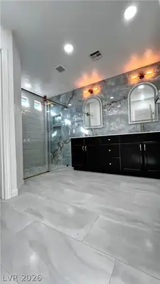 7071 Aspenwood Cellars Court, Las Vegas, NV 89118 Primary Bathroom