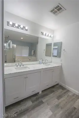 944 Rifle Drive, Henderson, NV 89002 Primary Bathroom
