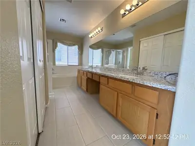 10229 Abano Court, Las Vegas, NV 89134 Primary Bathroom