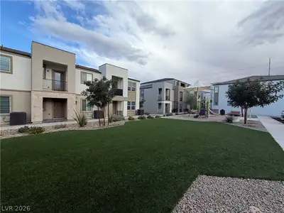 5618 Beguiling Falls Street, Las Vegas