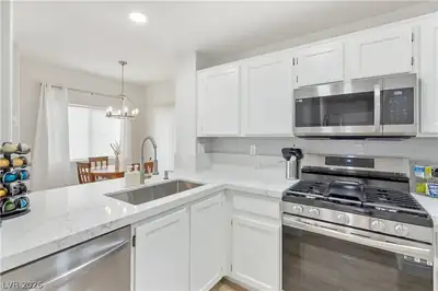 8501 West University Avenue 1006, Las Vegas, NV 89147 Kitchen