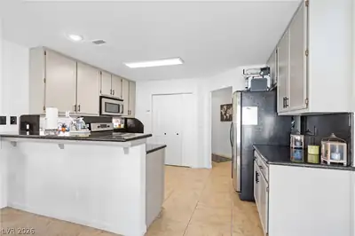 8200 James Grayson Drive, Las Vegas, NV 89145 Kitchen