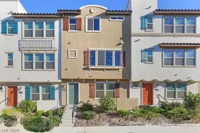 1340 Quiet Fox Way, Henderson