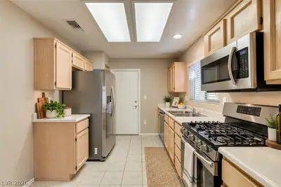 2821 Dry Plains Drive, Las Vegas, NV 89134 Kitchen