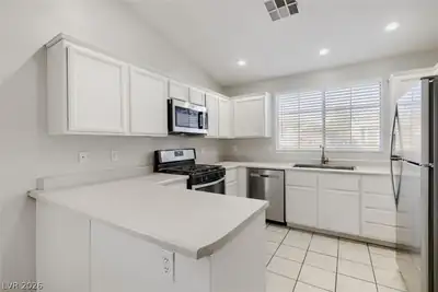3332 Strawberry Roan Road, North Las Vegas, NV 89032 Kitchen