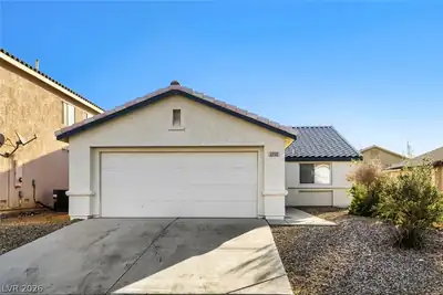 3332 Strawberry Roan Road, North Las Vegas, NV 89032 Front of Structure