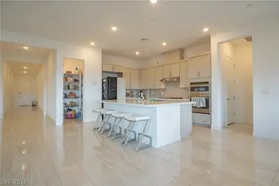 359 Portus Delphini Court, Henderson, NV 89011 Kitchen