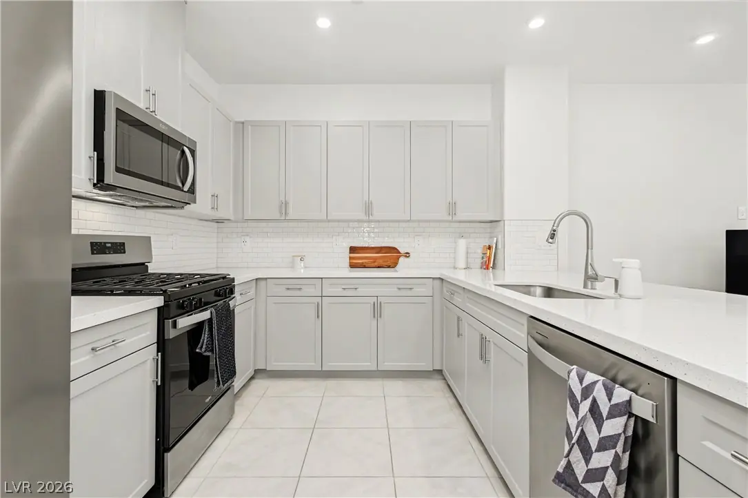 879 North East Apatite Place, Henderson, NV 89011