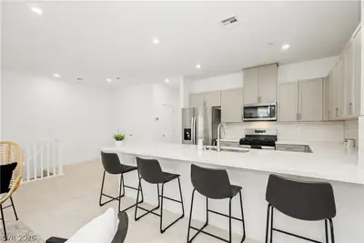 879 North East Apatite Place, Henderson, NV 89011 Kitchen