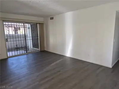 1405 Vegas Valley Drive 225, Las Vegas, NV 89169 Living Room