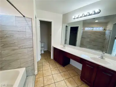 9586 Summer Furnace Street, Las Vegas, NV 89178 Primary Bathroom