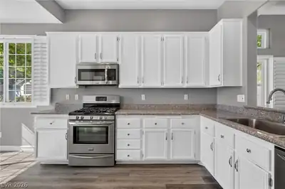 10328 South Summer River Avenue, Las Vegas, NV 89144 Kitchen