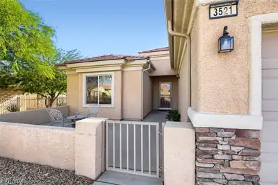 3521 FLINTHEAD Drive, North Las Vegas, NV 89084 Courtyard