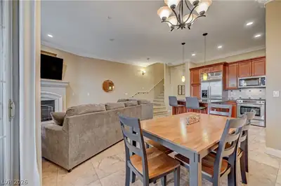 17 Via Visione 103, Henderson, NV 89011 Dining Area