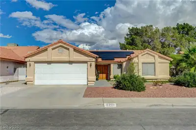 6432 Chippindale Lane, Las Vegas, NV 89108 Front of Structure